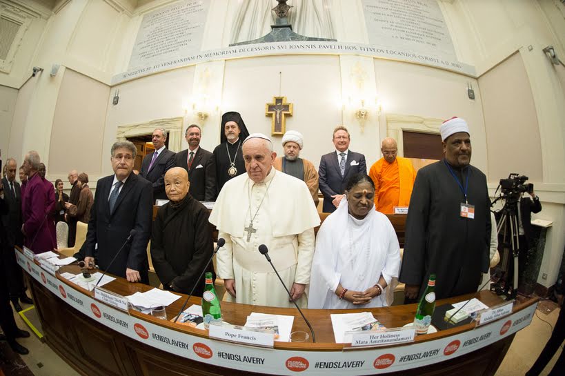 Pope Francis signed against human trafficking_
