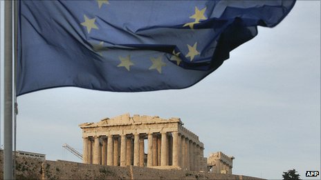 El Partenón y la bandera de la Unión Europea